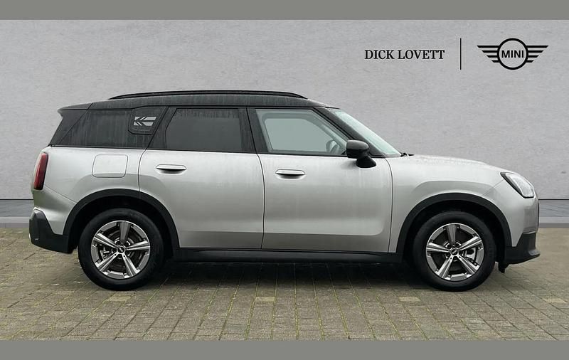 Used Mini Countryman Classic 170 HP (125 kW) 2024 Silver SUV
