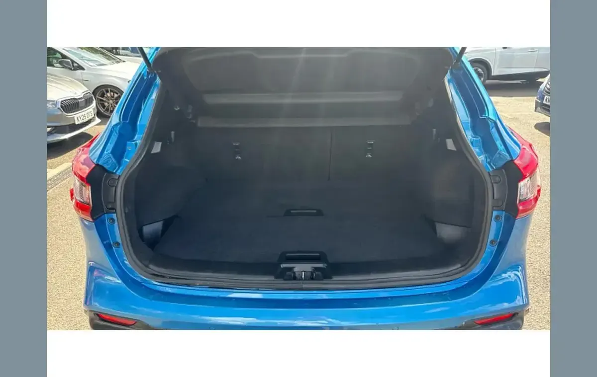 Used Nissan Qashqai N-Connecta 110 HP (80 kW) 2018 Blue SUV