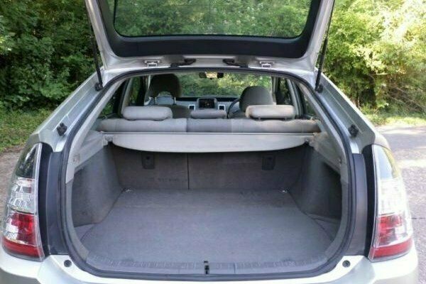 Used Toyota Prius 76 HP (55 kW) 2005 Hatchback