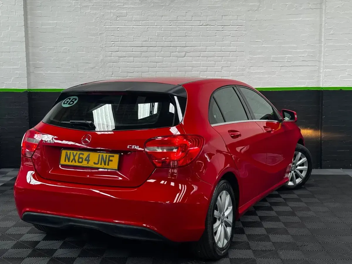 Used Mercedes A180 SE 2014 Red Hatchback