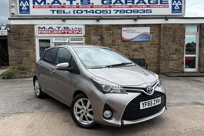 Bronze Used 2015 Toyota Yaris Hybrid Sport Hatchback | £10,650 (Fair price) - Image 1/1