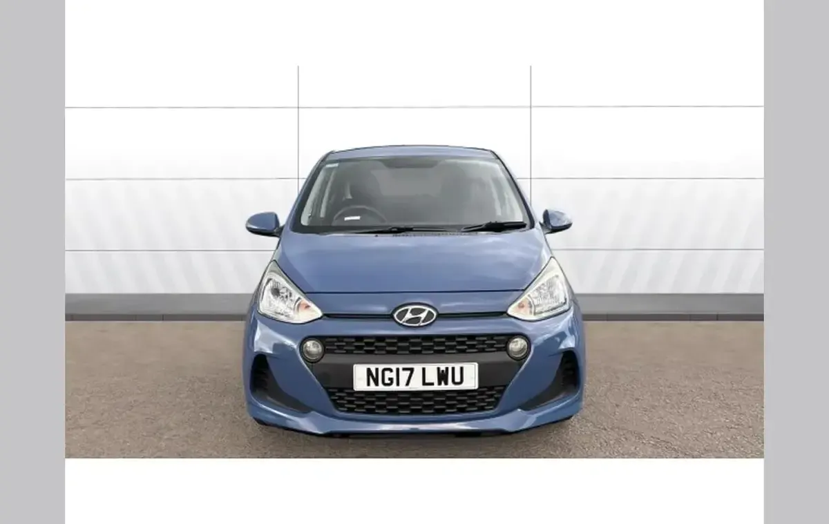 Used Hyundai i10 SE 67 HP (49 kW) 2017 Blue Hatchback