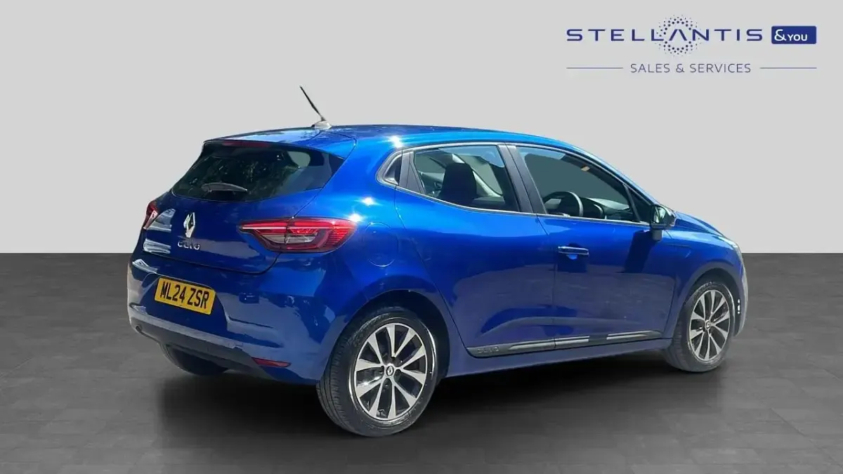 Used Renault Clio Evolution 89 HP (65 kW) 2024 Blue Hatchback