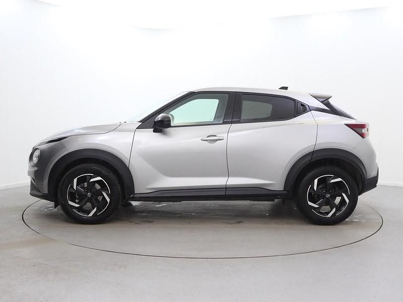 Used Nissan Juke N-Connecta 114 HP (83 kW) 2023 Silver SUV