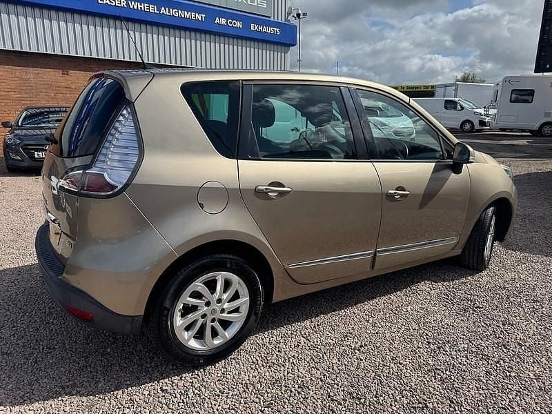 Used Renault Scénic III Dynamique 2015 Beige MPV
