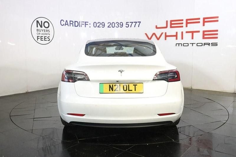 Used Tesla Model 3 Standard Range Plus 239 kW (325 HP) 2019 White Sedan