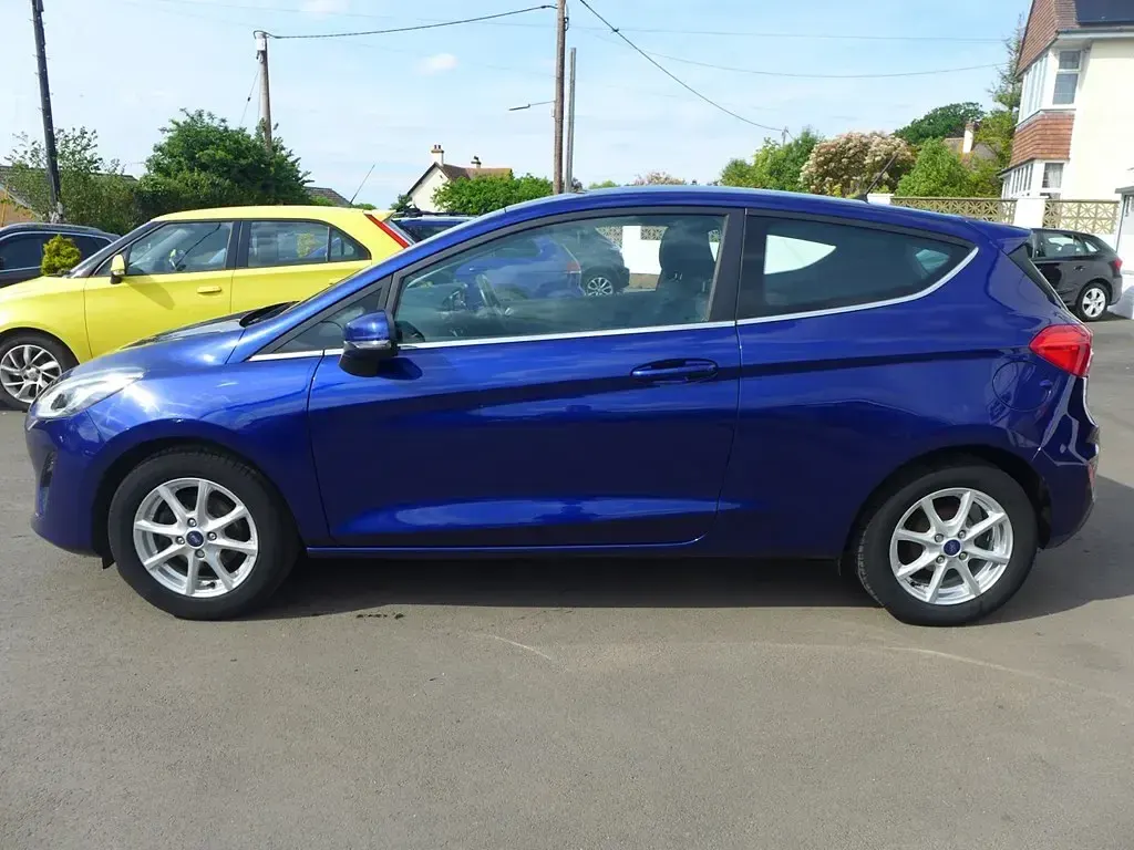 Used Ford Fiesta Zetec 2018 Blue Hatchback