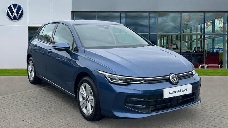 Anemone blue metallic New 2025 VW Golf VIII Life Hatchback | £25,499 (Fair price) - Image 1/4