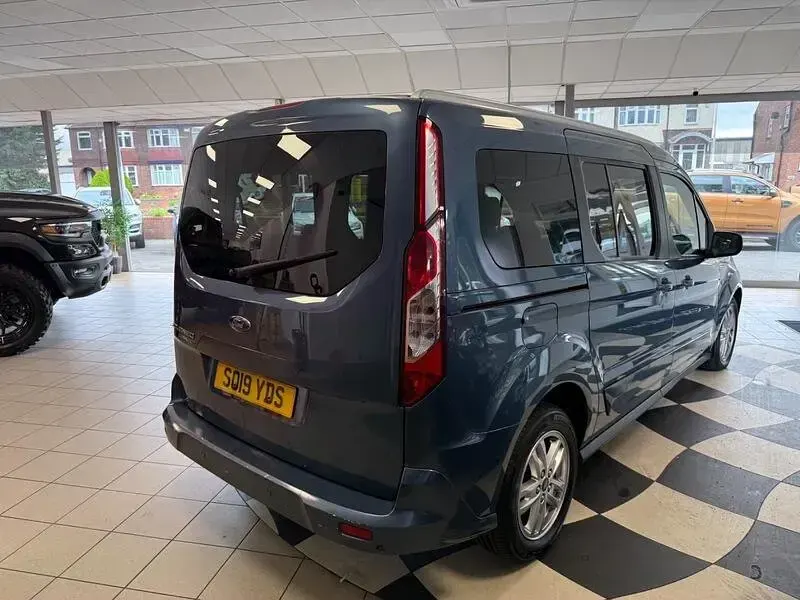 Used Ford Tourneo Connect Titanium 2019 Blue MPV