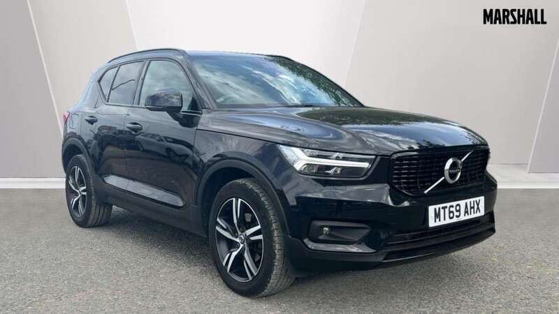 Onyx black Used 2019 Volvo XC40 R-Design SUV | £21,170 (Fair price) - Image 1/4