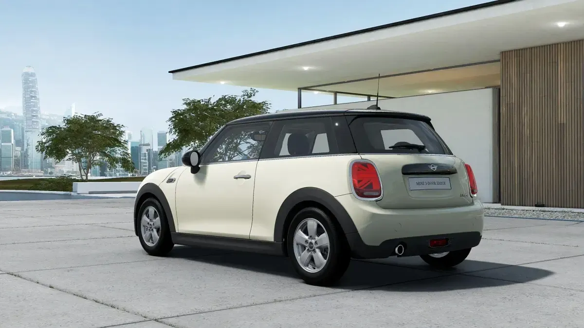 Used Mini Cooper Hatch 134 HP (98 kW) 2018 White Hatchback