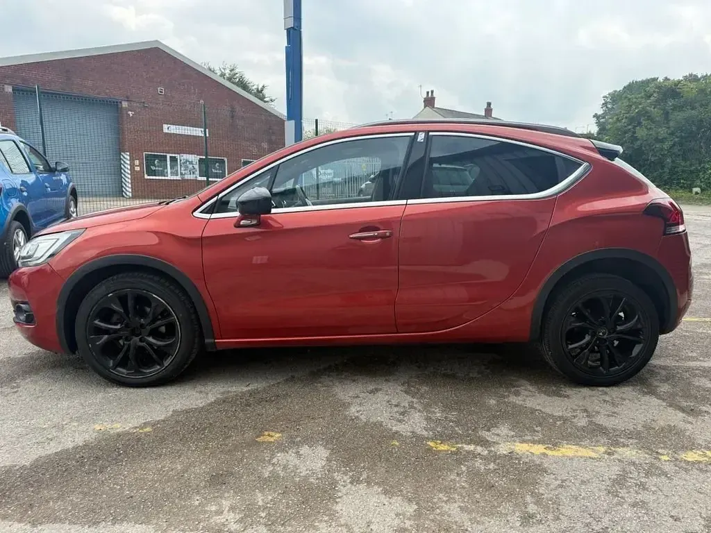 Used DS Automobiles DS4 120 HP (88 kW) 2016 Orange Hatchback