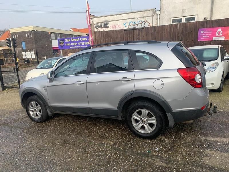Used Chevrolet Captiva LS 2009 Silver SUV