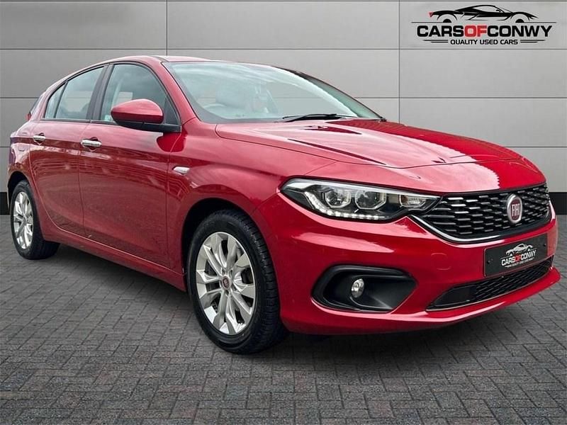 Red Used 2019 Fiat Tipo Easy Plus Hatchback | £6,495 (Fair price) - Image 1/4