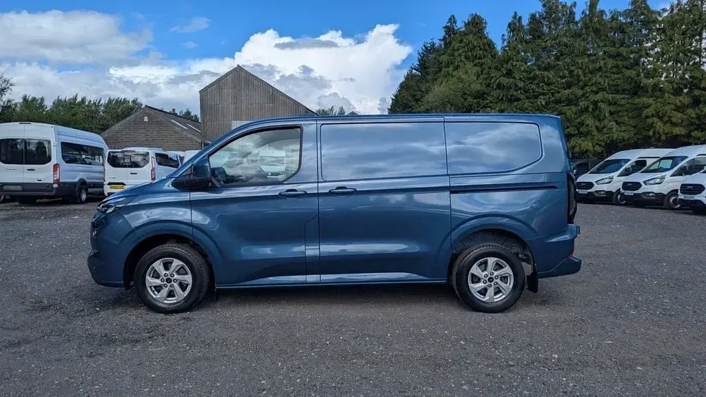Used Ford Transit Custom Limited 136 HP (100 kW) 2024 Blue Van