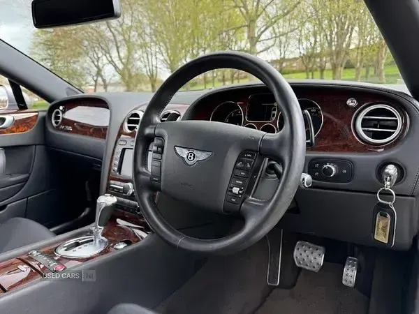 Begagnad Bentley Continental 2006 Silver Sedan