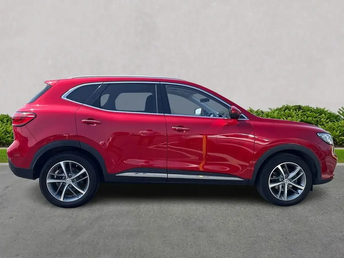 Used MG HS Exclusive 162 HP (119 kW) 2023 Red SUV