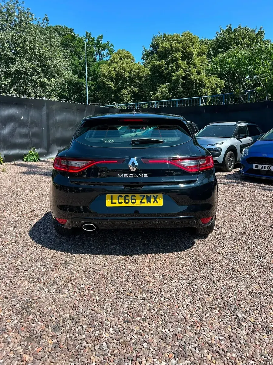 Used Renault Mégane IV Dynamique 110 HP (80 kW) 2016 Black Hatchback