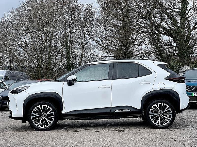 Used Toyota Yaris Hybrid 128 HP (94 kW) 2023 White