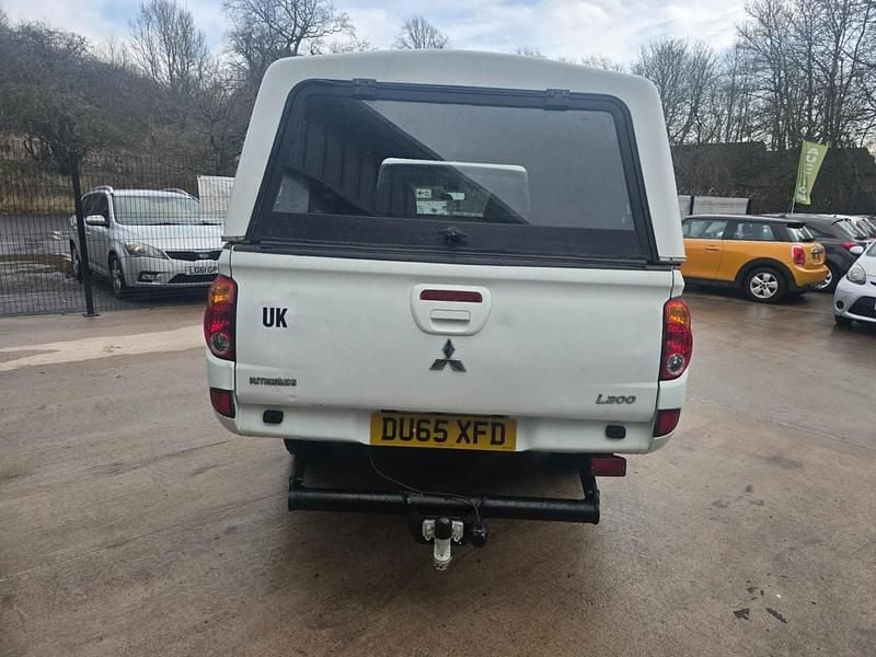 Begagnad Mitsubishi L200 134 HK (98 kW) 2015 Vit Pickup