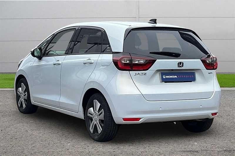Used Honda Jazz Hybrid 109 HP (80 kW) 2020 White Hatchback