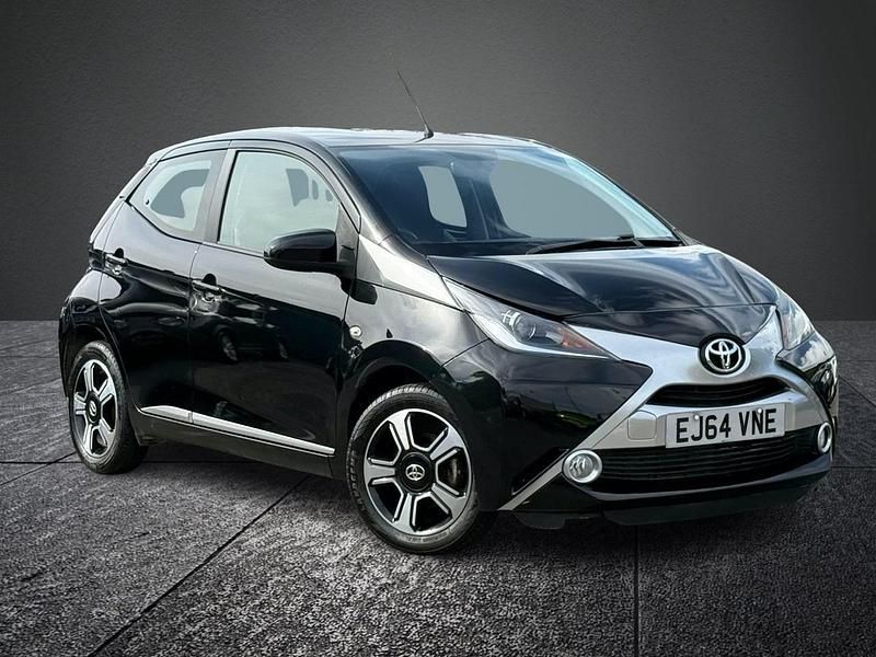 Used Toyota Aygo X-clusiv 68 HP (50 kW) 2015 Black Hatchback