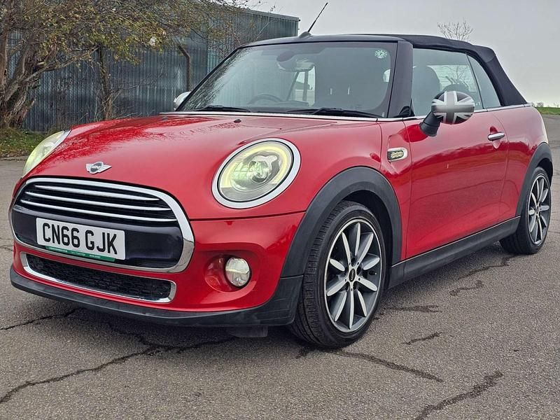 Begagnad Mini Cooper Cabriolet 2016 Röd Cab