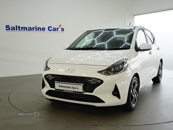 White Used 2025 Hyundai i10 Premium Hatchback | £14,999 (Fair price) - Image 1/4