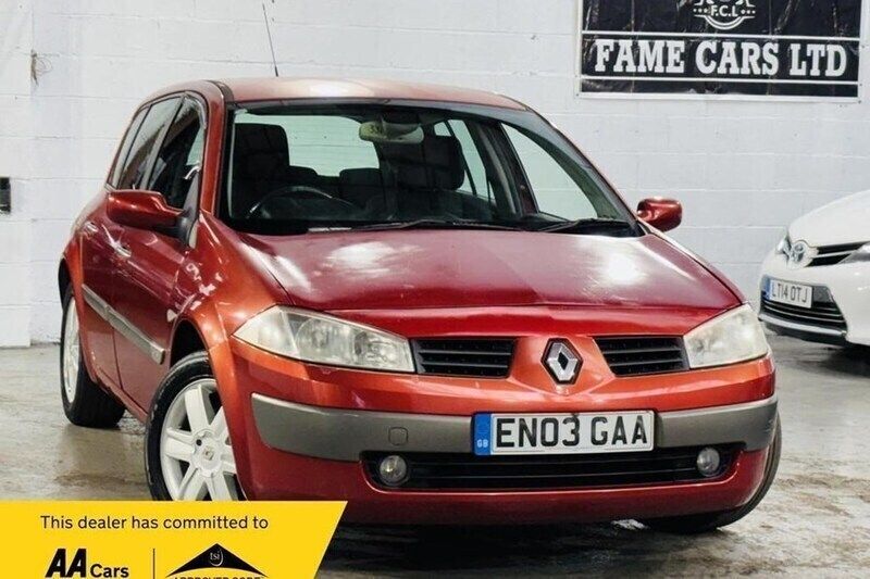 Red Used 2003 Renault Mégane II Dynamique Hatchback | £1,500 (Good price) - Image 1/1