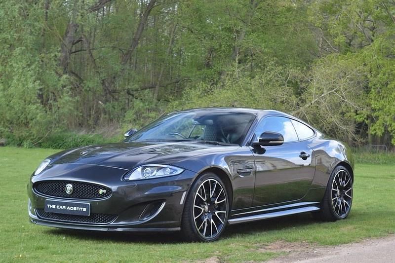 Usado Jaguar XK Supercharged 510 HP (375 kW) 2015 Cinzento Coupé