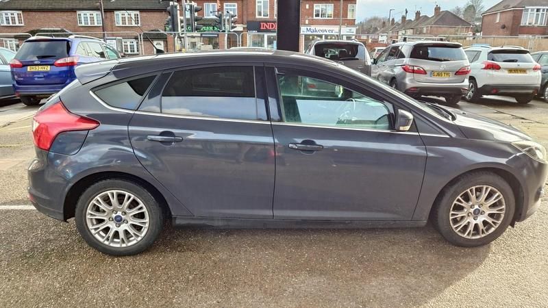 Used Ford Focus Titanium 2011 Grey Hatchback