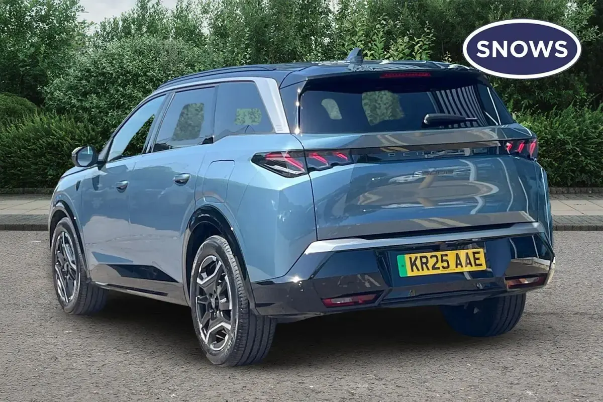 Used Peugeot 5008 GT 156 kW (213 HP) 2025 Ingaro blue SUV