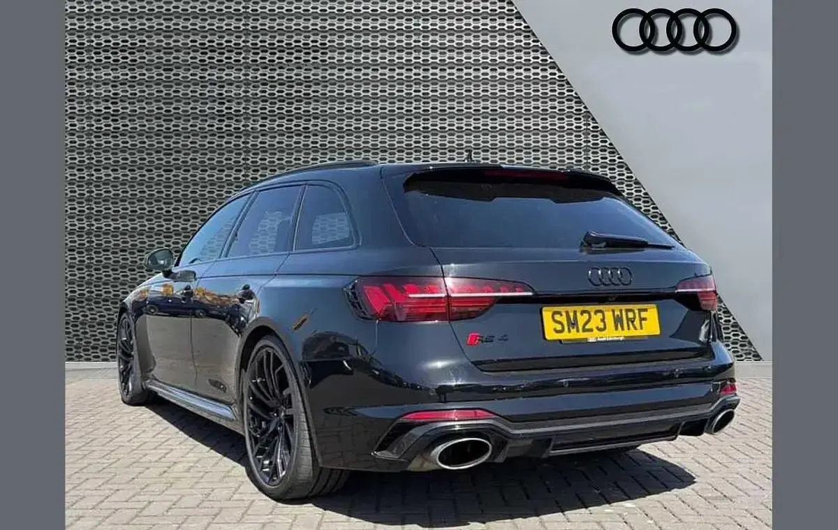 Used Audi RS4 Design 450 HP (330 kW) 2023 Black Estate