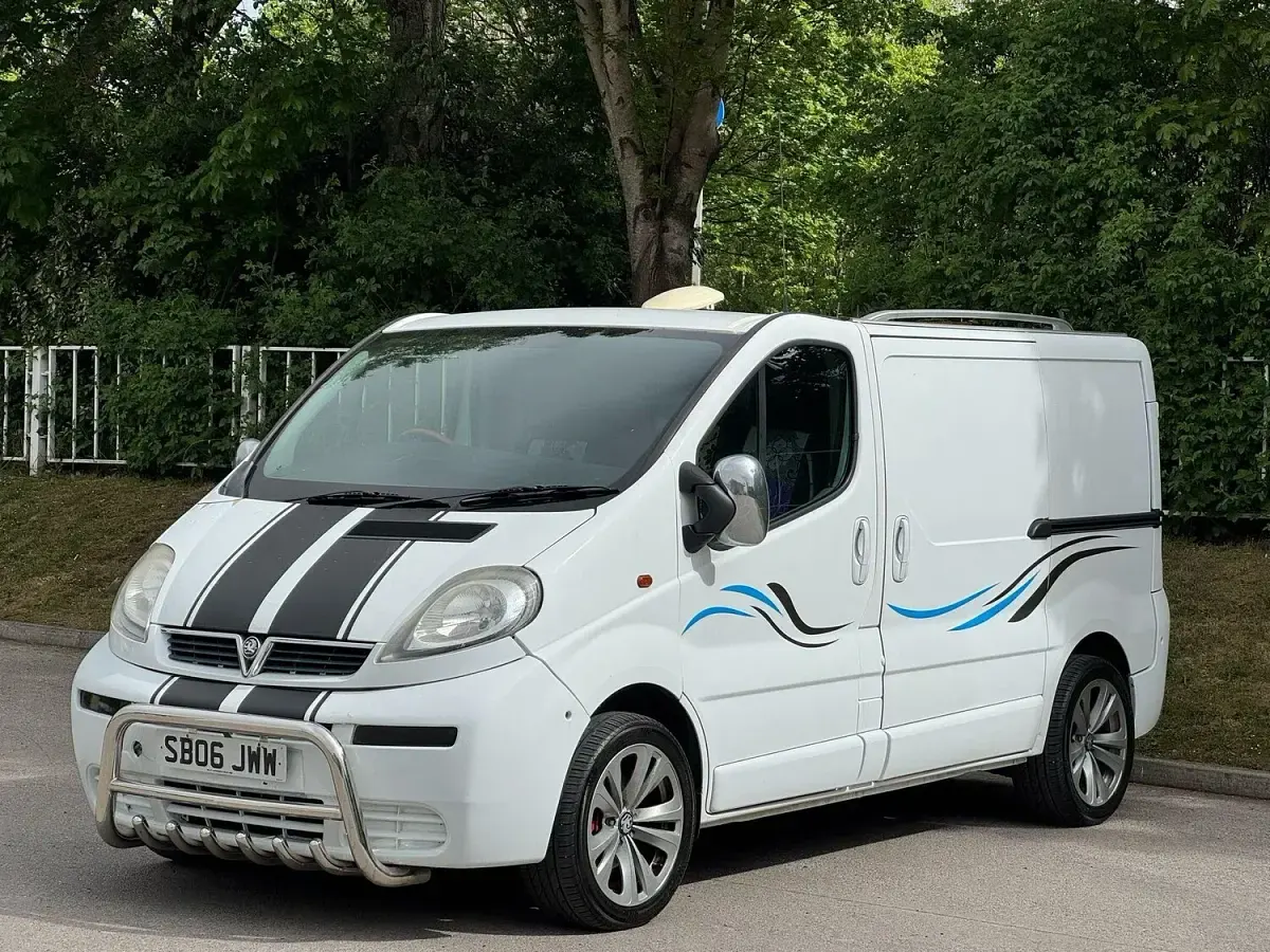 Used Vauxhall Vivaro 100 HP (73 kW) 2006 White MPV