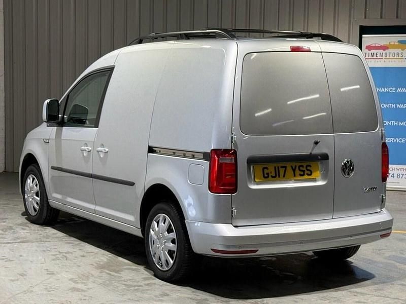 Usado VW Caddy Trendline 2017 Prateado Monovolume