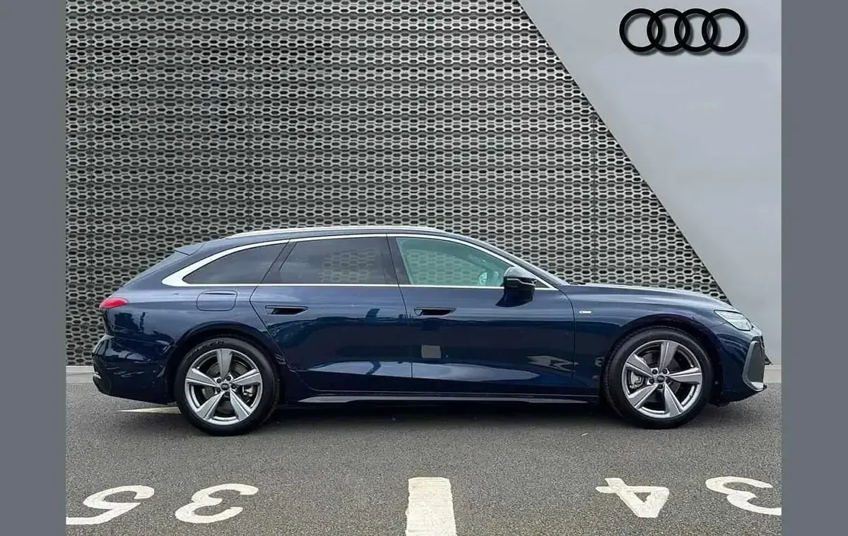 New Audi A6 S-Line 200 HP (147 kW) 2026 Blue Estate