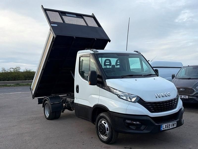 Used Iveco Daily 130 HP (95 kW) 2019 White