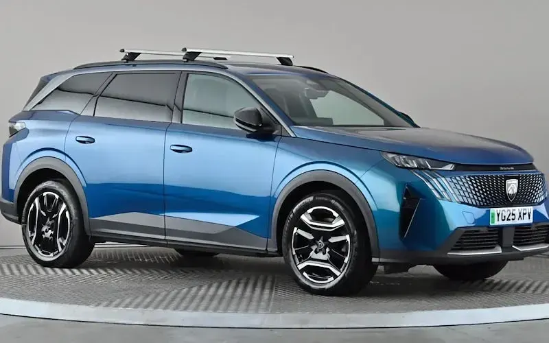 Used Peugeot e-5008 Allure 156 kW (213 HP) 2025 SUV