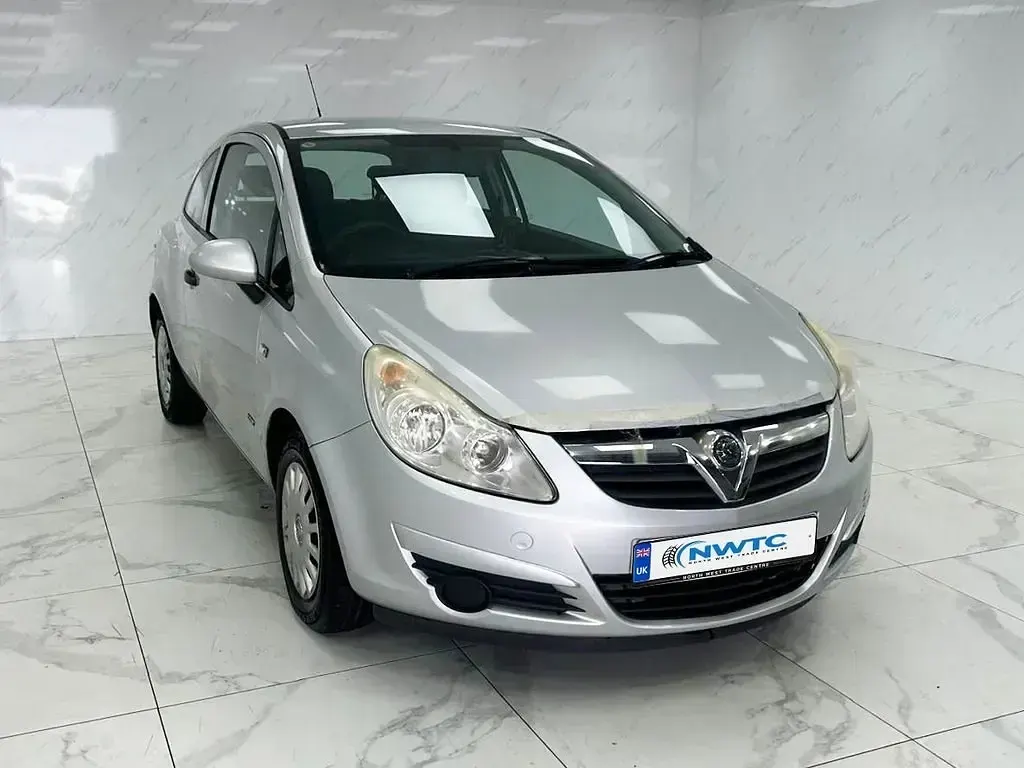 Begagnad Vauxhall Corsa 2009 Silver Halvkombi
