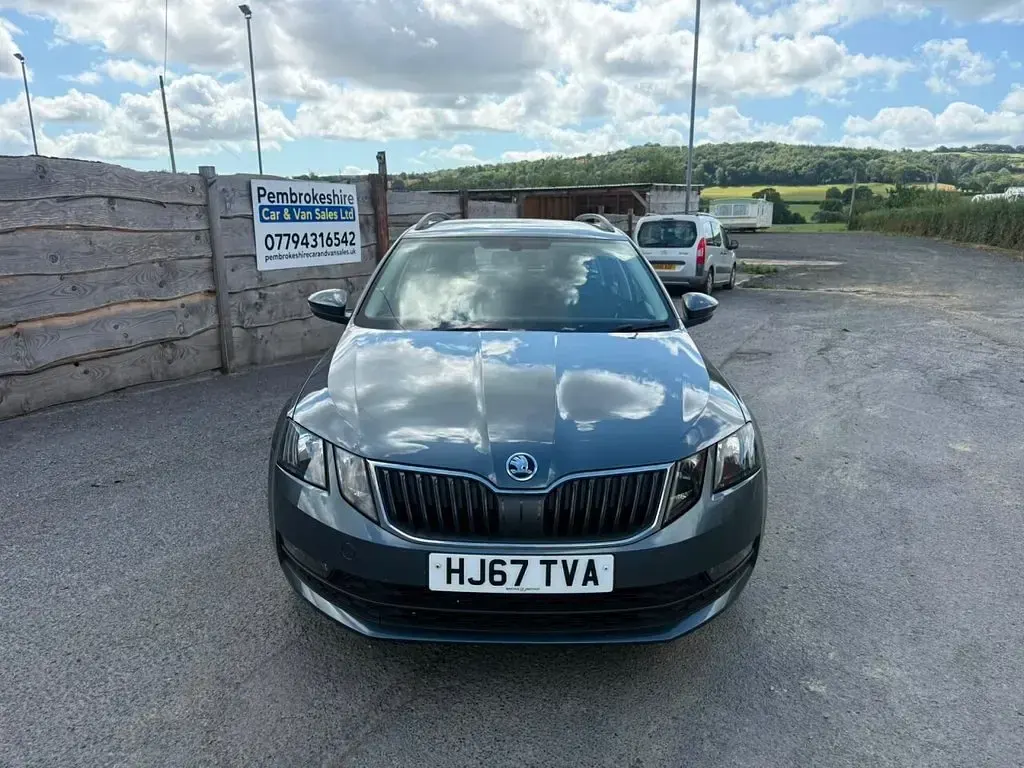 Used Skoda Octavia SE 150 HP (110 kW) 2017 Grey Estate