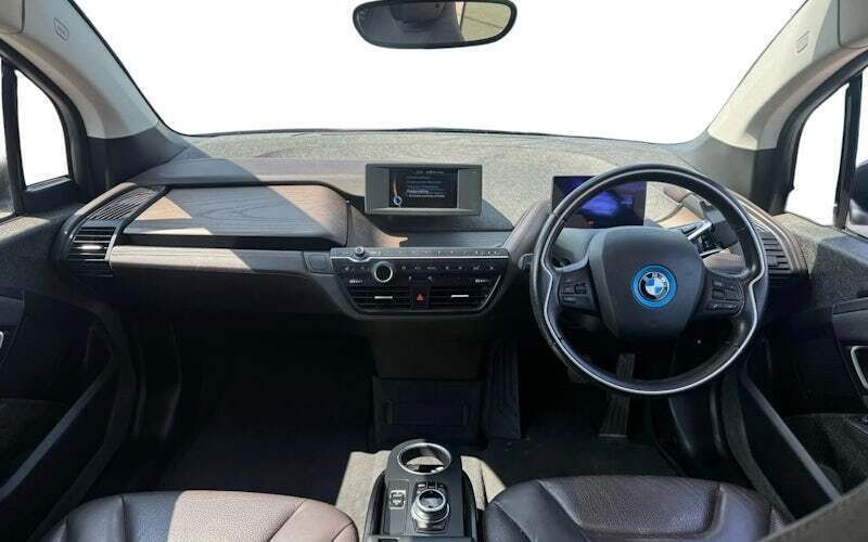 Image 3/4