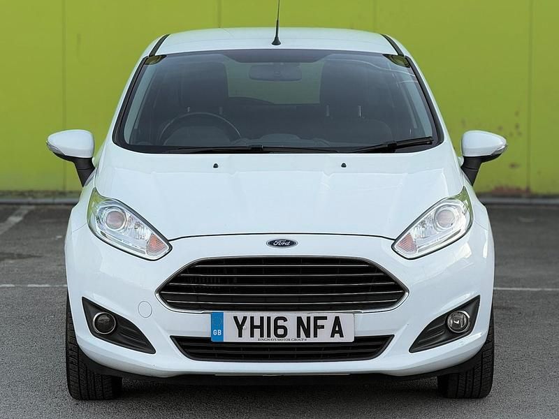 Usado Ford Fiesta Zetec 2016 Branco Citadino