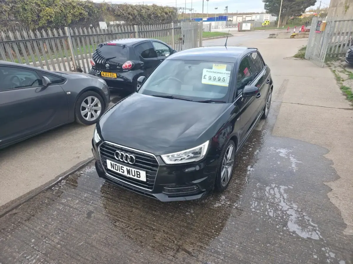 Usado Audi A1 Sportback S-Line 150 HP (110 kW) 2015 Preto Citadino