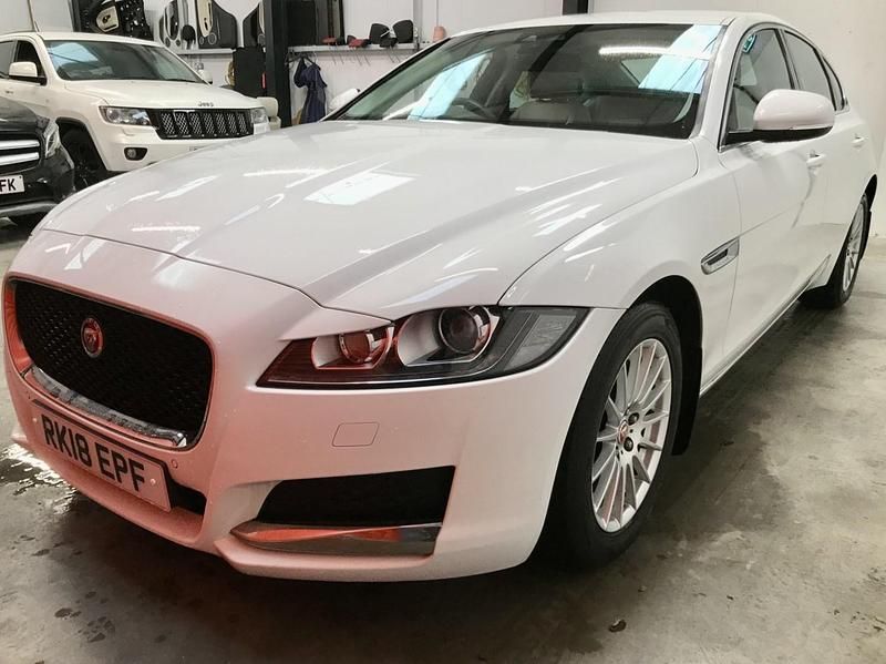 Używany Jaguar XF Prestige 2018 Biały Sedan/Limuzyna