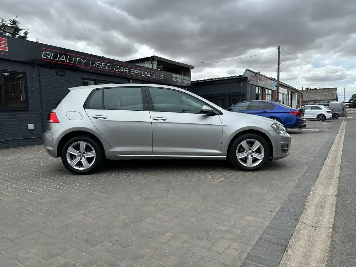 Used VW Golf VII Edition 125 HP (91 kW) 2016 Silver Hatchback
