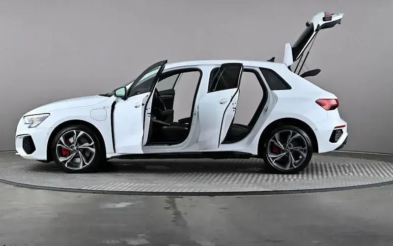 Used Audi A3 Sportback e-tron Competition 245 HP (180 kW) 2023 White Hatchback