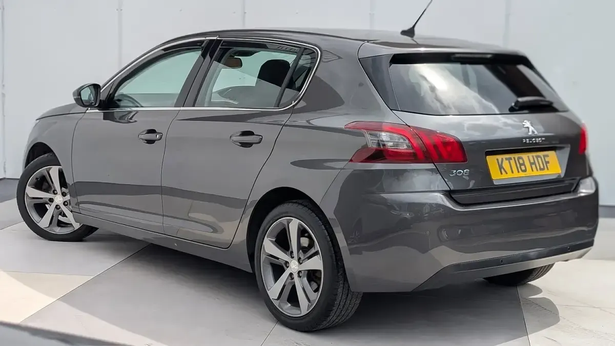 Used Peugeot 308 Allure 110 HP (80 kW) 2018 Grey Hatchback