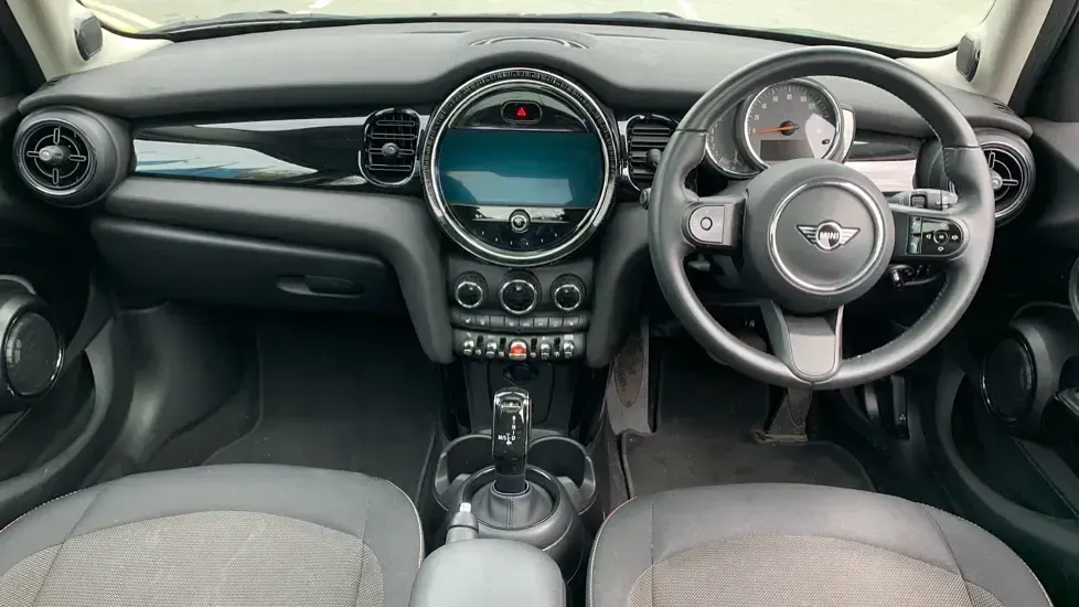 Gebraucht Mini Cooper Classic 134 PS (98 kW) 2022 Grau Kleinwagen