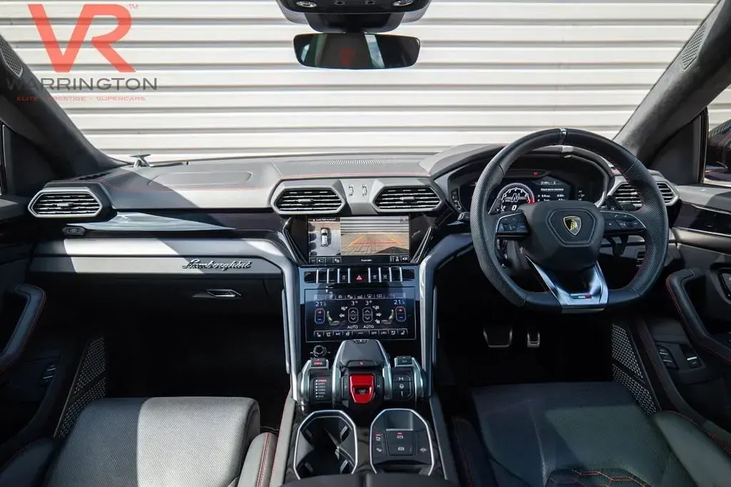 Used Lamborghini Urus 666 HP (489 kW) 2021 Mauve/purple SUV