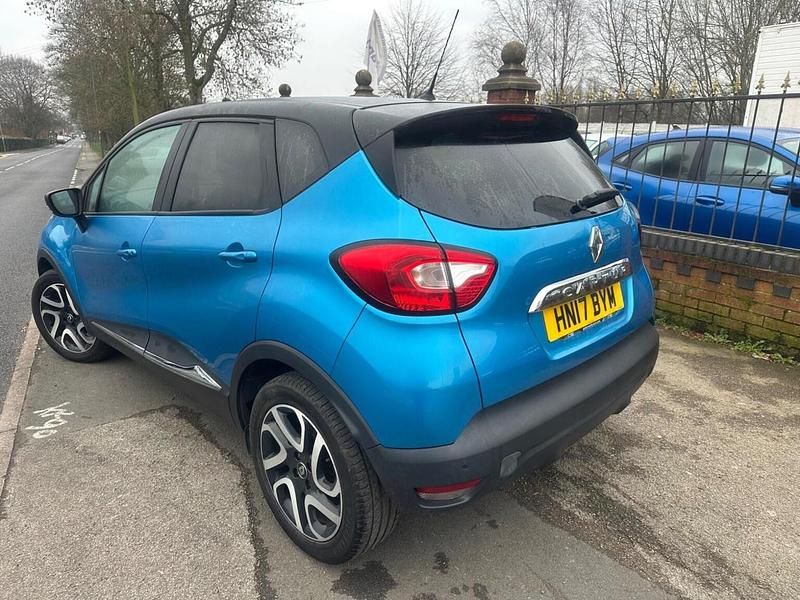 Used Renault Captur Dynamique 90 HP (66 kW) 2017 Blue SUV